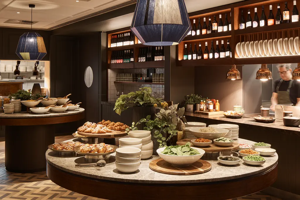 Rydges Melbourne image 8