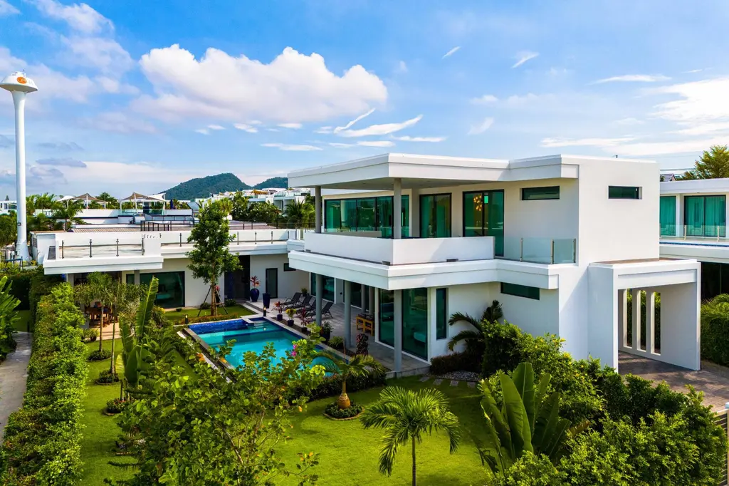 Luxury Modern 6 Bed Private Pool Villa image 5