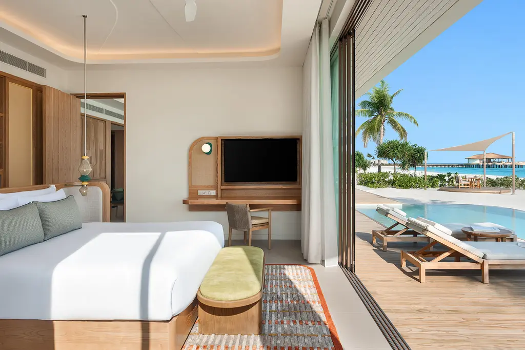 Centara Grand Lagoon Maldives image 3