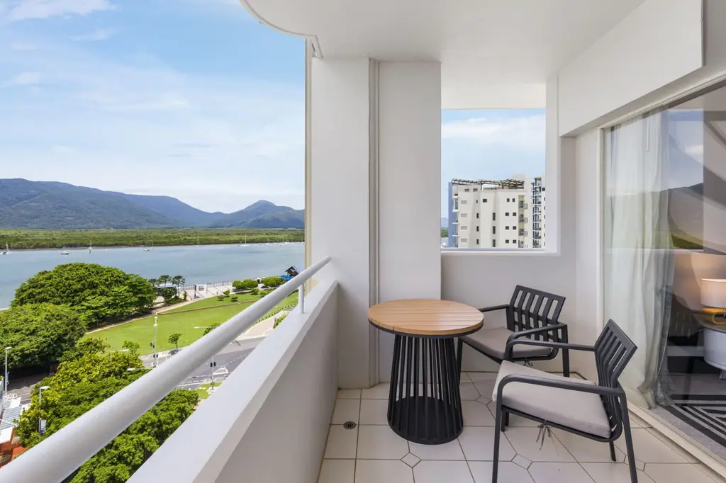 Pullman Cairns International image 7