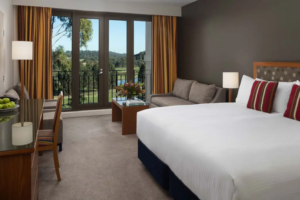 Yarra Valley Lodge image 3