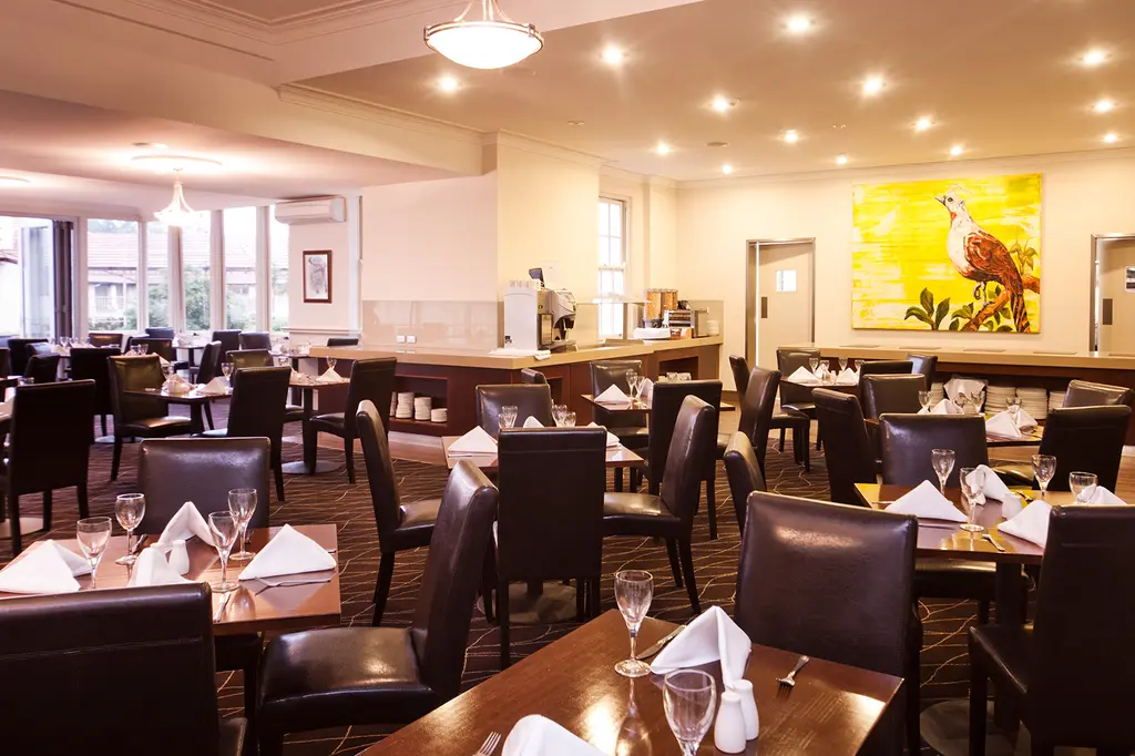 Mercure Canberra image 12