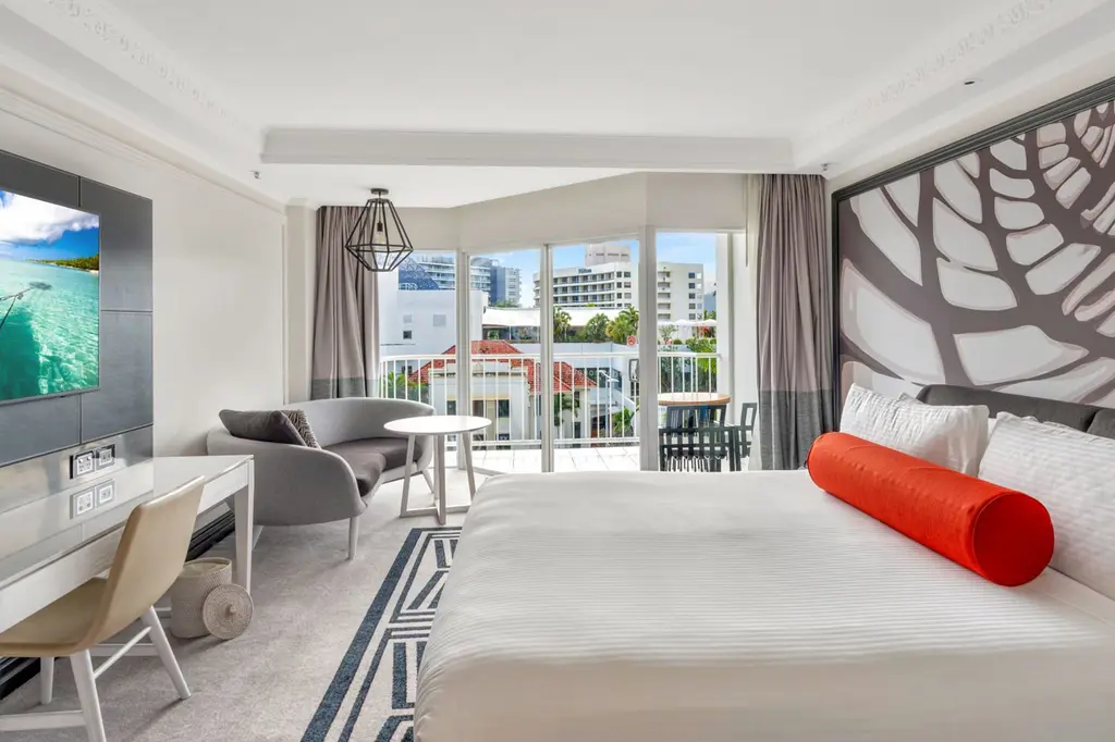 Pullman Cairns International image 3