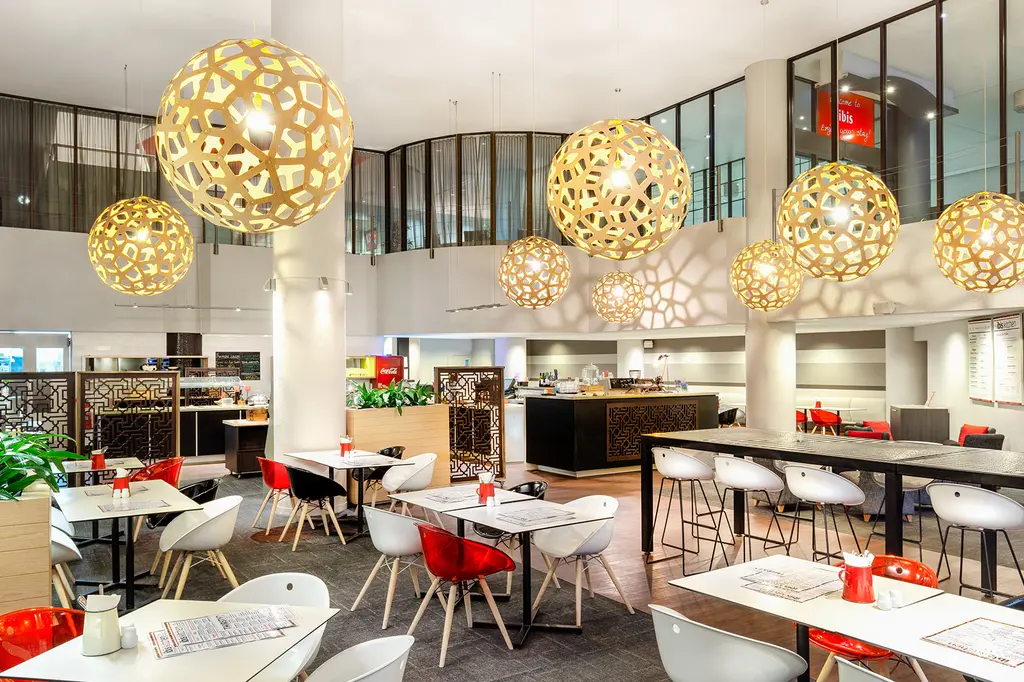 ibis Melbourne - Hotel & Apartments image 1