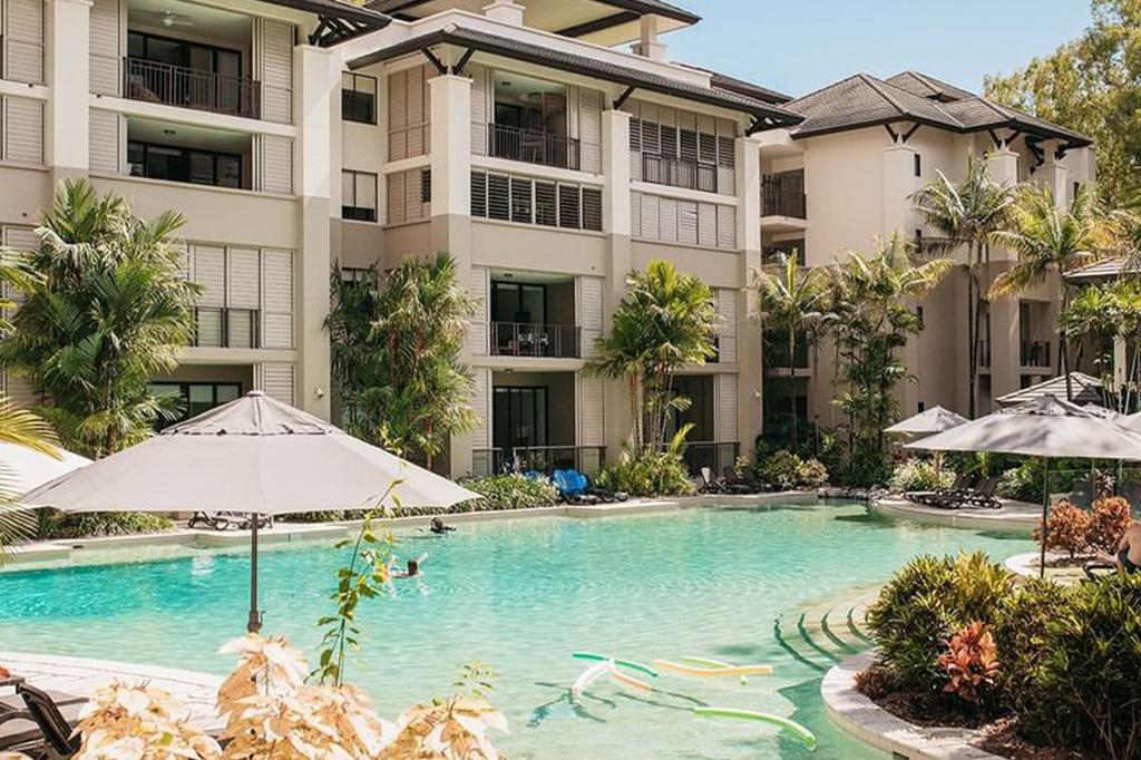Pullman Palm Cove Sea Temple Resort and Spa image 1