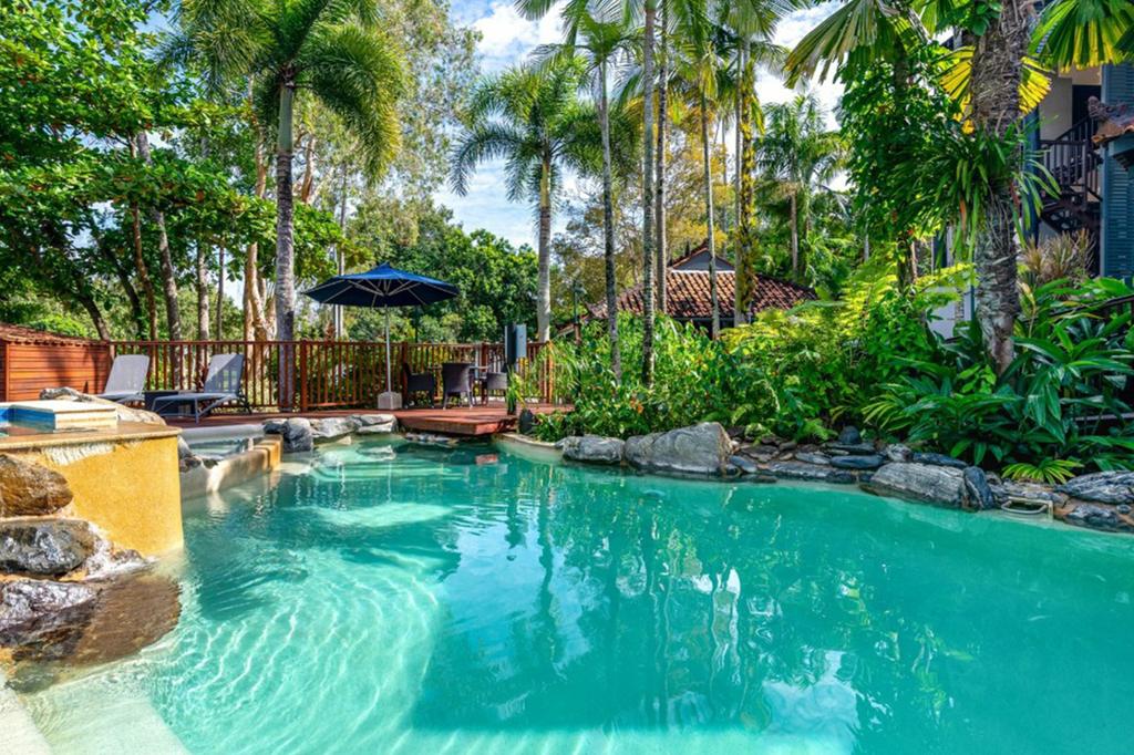 Hibiscus Resort & Spa image 1