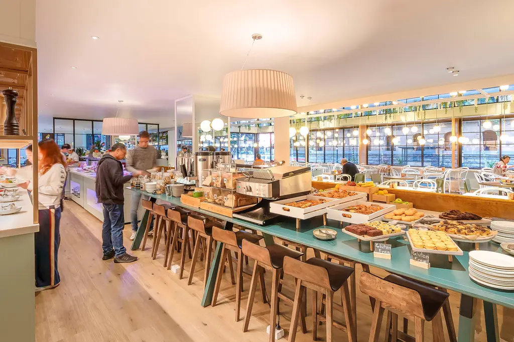 Mercure Brisbane King George Square image 9