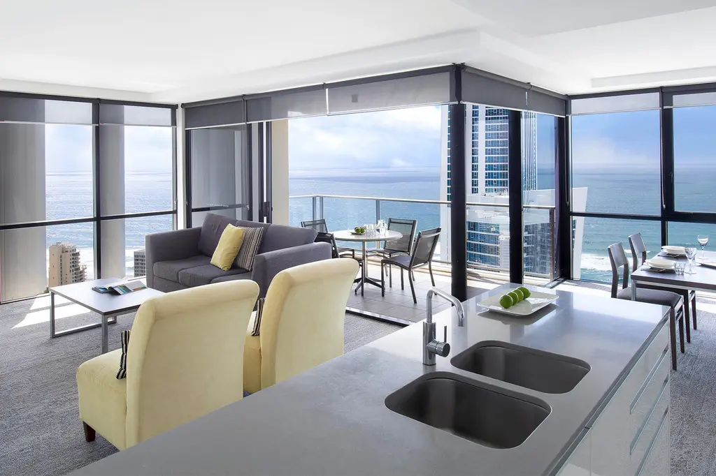Mantra Circle on Cavill Surfers Paradise image 7