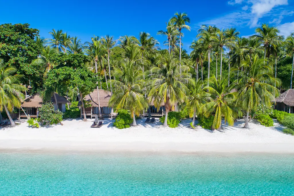 Haadtien Beach Resort image 2