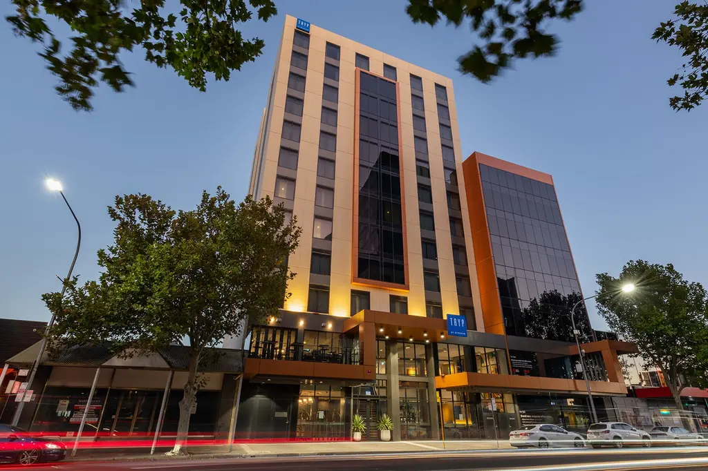 TRYP by Wyndham Pulteney Street Adelaide image 2