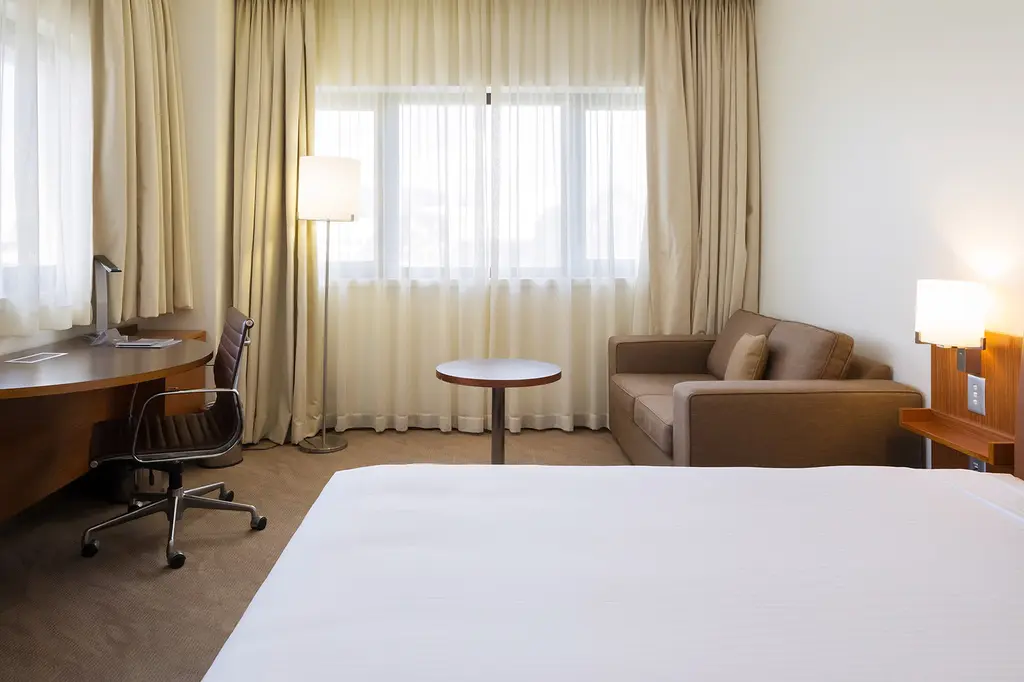 Novotel Canberra image 3