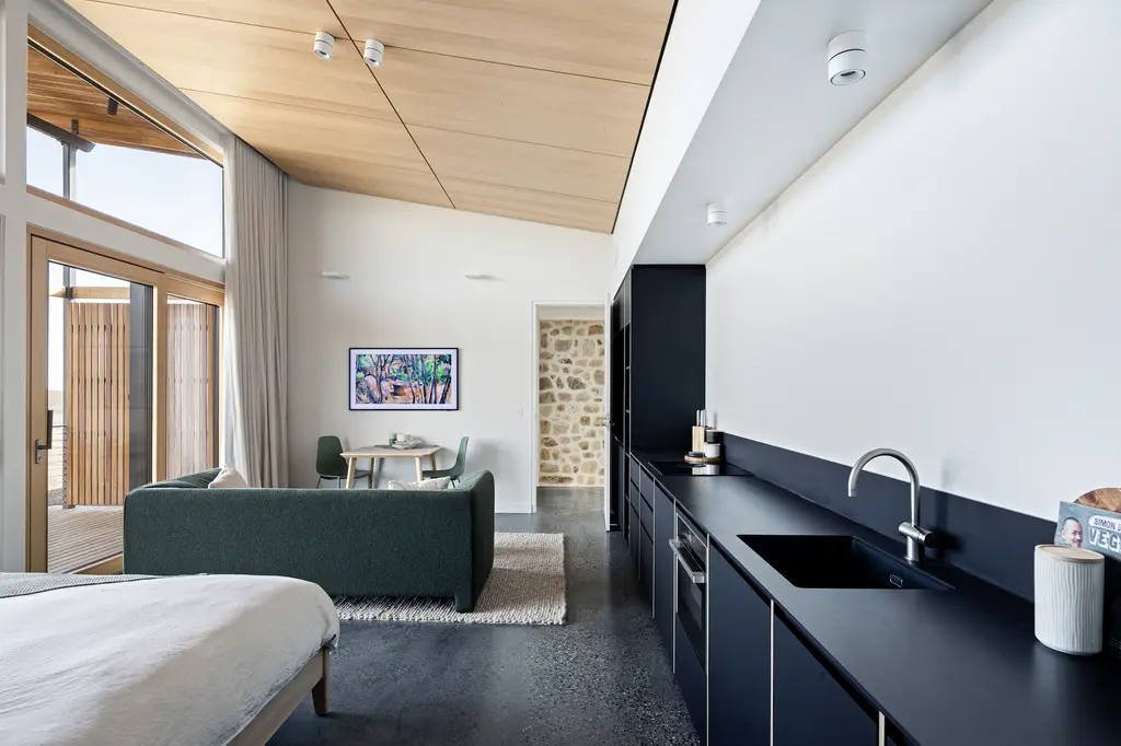 Studio on Forktree – Modern Coastal Retreat image 9