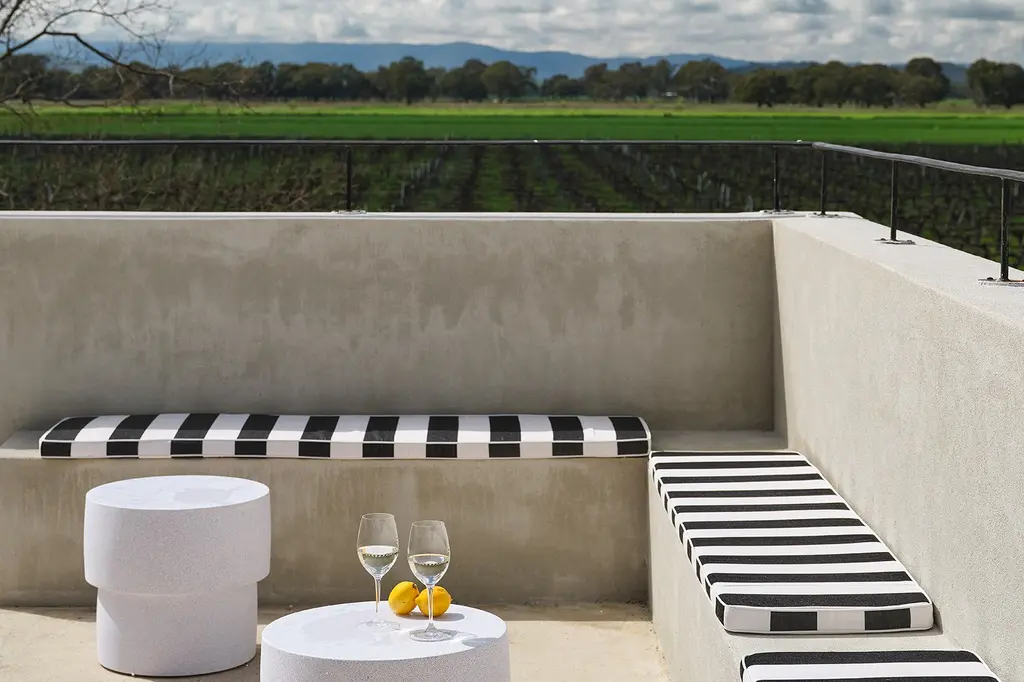 Lancemore Milawa image 7