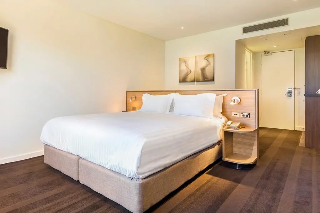 Crowne Plaza Canberra, an IHG Hotel image 3