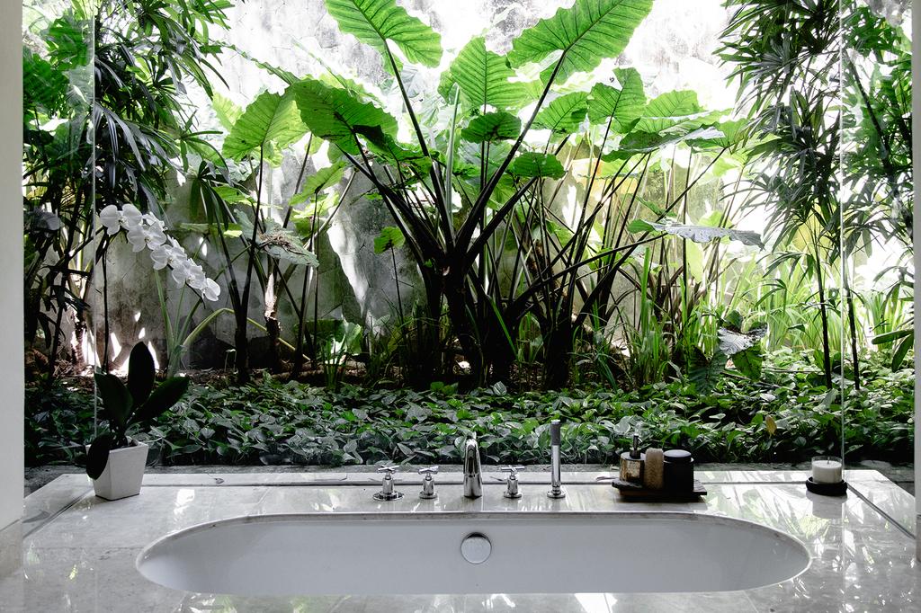 REVĪVŌ Wellness Resort Nusa Dua Bali image 7