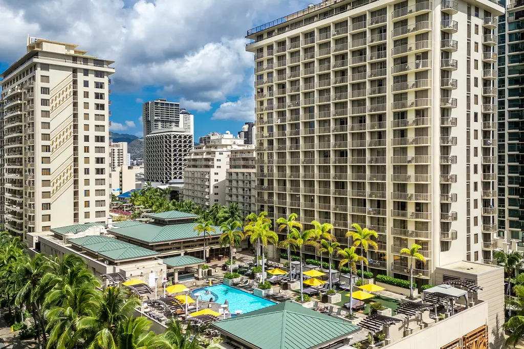 Embassy Suites by Hilton Waikiki Beach Walk image 5