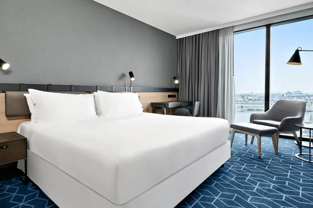 Vibe Hotel Melbourne Docklands image 8