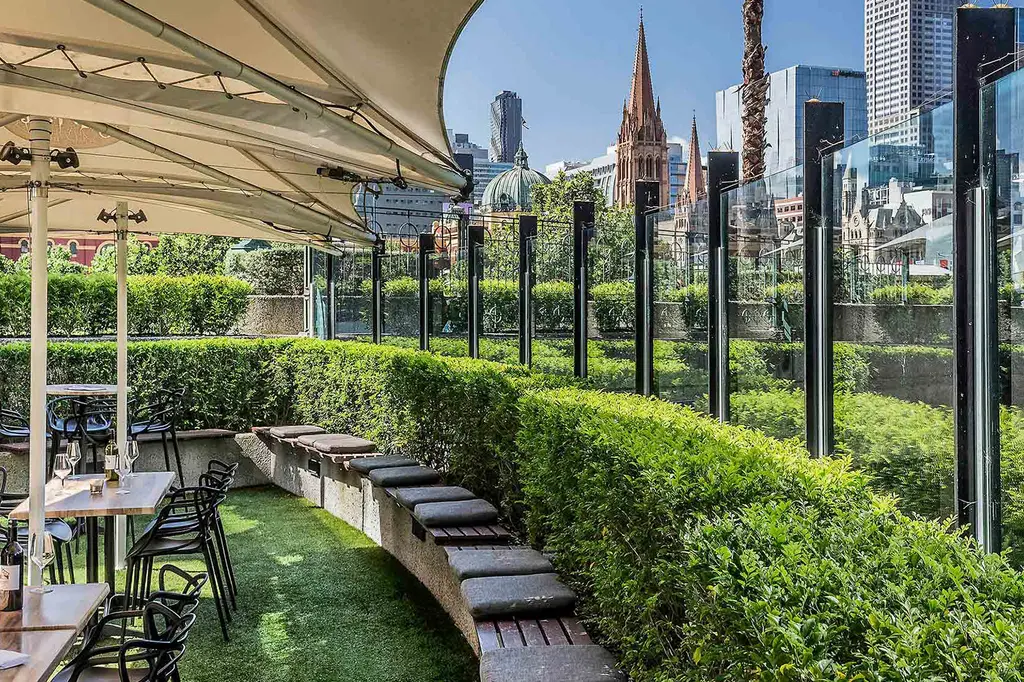 Quay West Suites Melbourne image 1