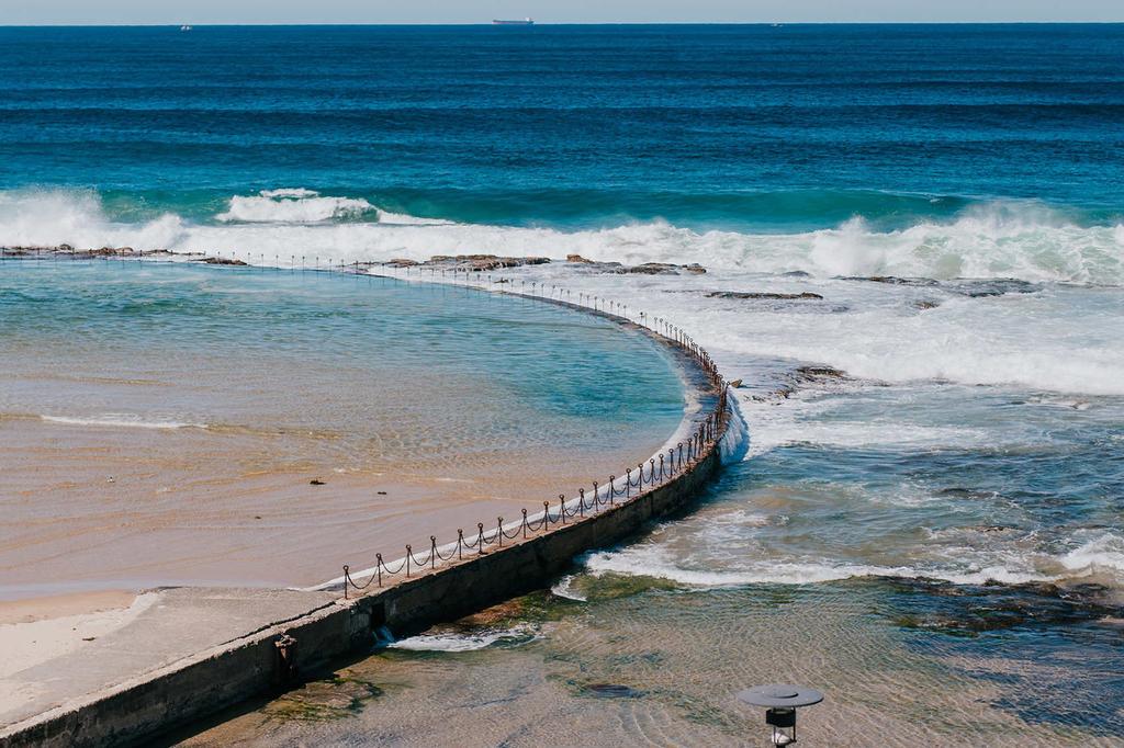 Novotel Newcastle Beach image 4
