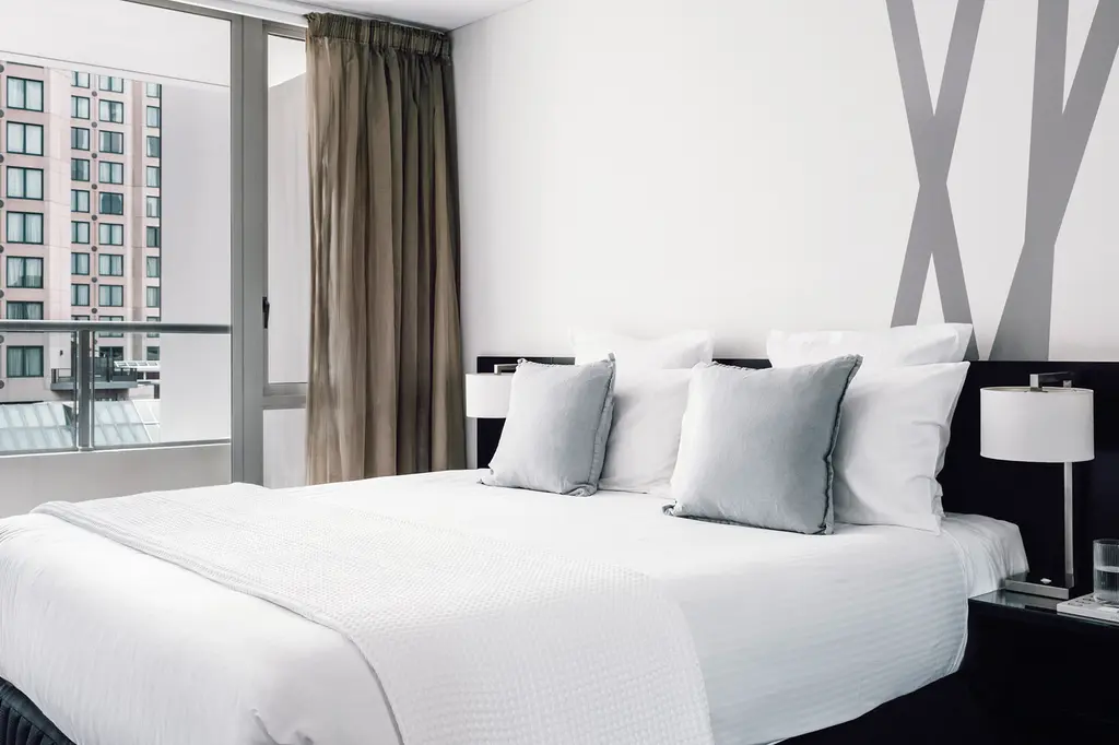 Quay West Suites Melbourne image 9