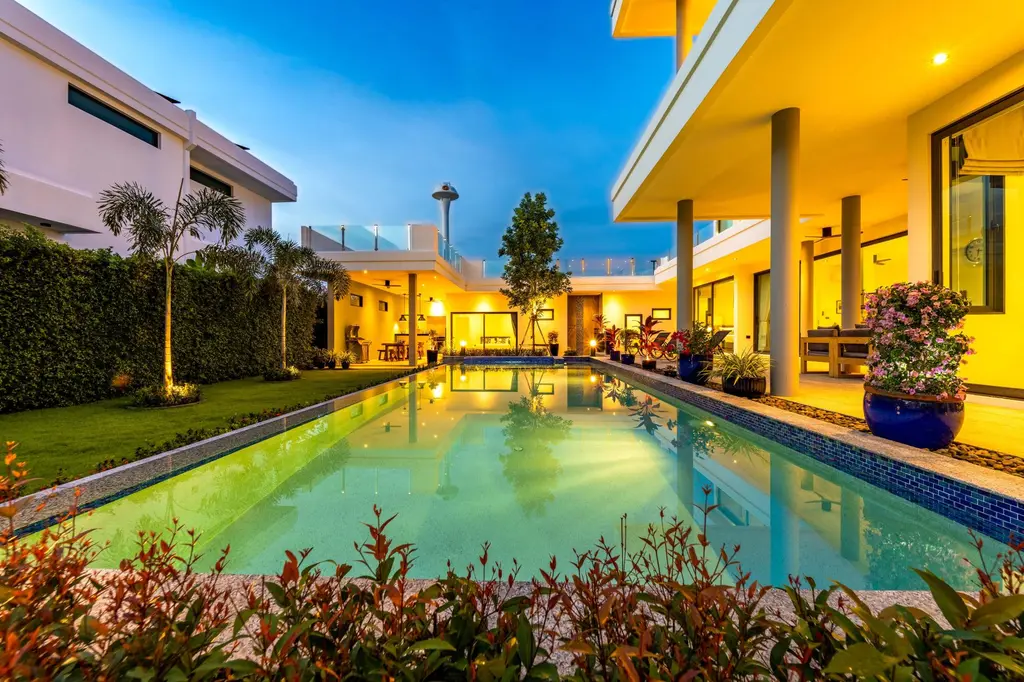 Luxury Modern 6 Bed Private Pool Villa image 15