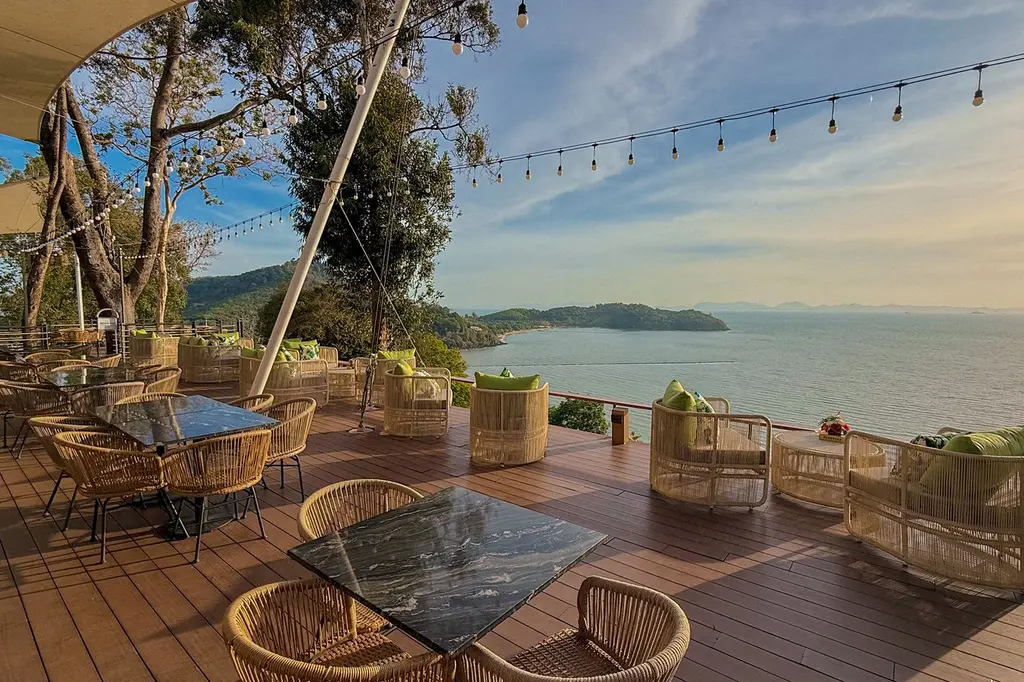 Sinae Phuket Luxury Hotel image 5