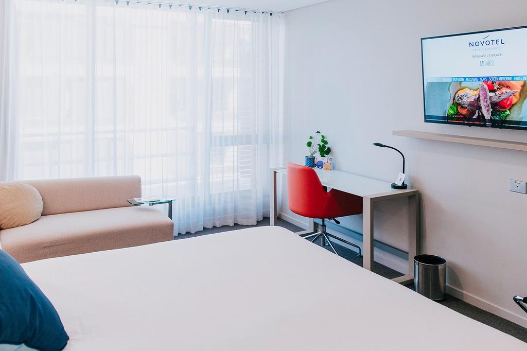 Novotel Newcastle Beach image 8