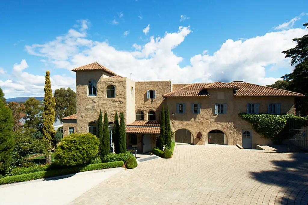 Villa Howden image 1