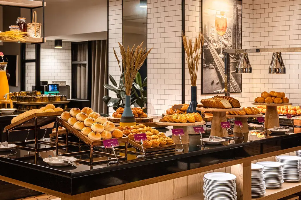 Pullman Bangkok Hotel G image 7