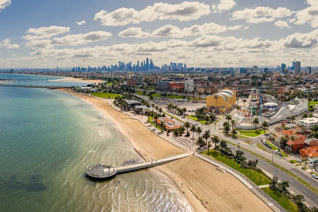 Novotel St Kilda  image 1