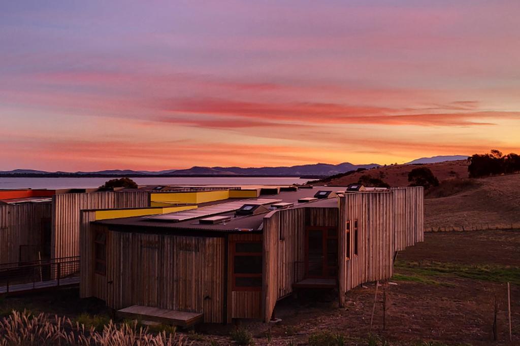Iron Creek Bay Estate image 4