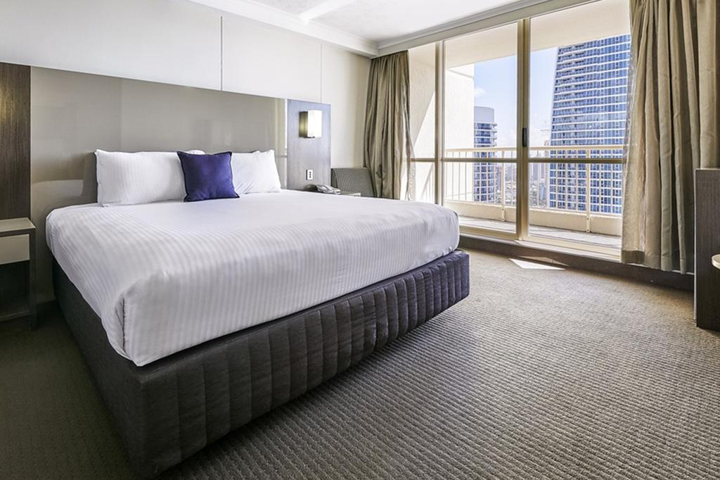 Novotel Surfers Paradise image 3