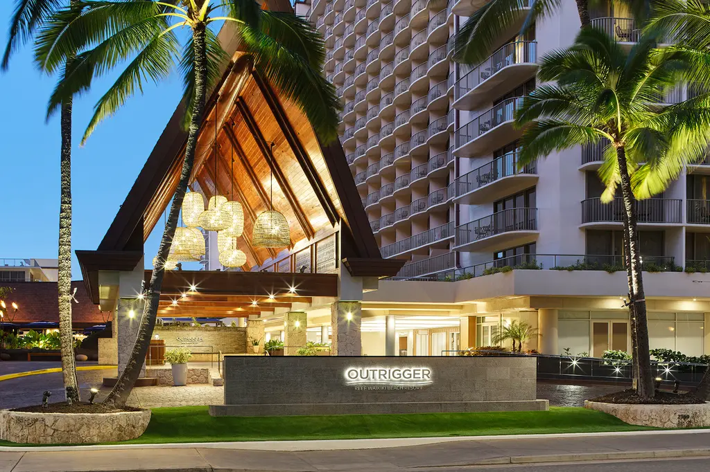 OUTRIGGER Reef Waikiki Beach Resort image 2
