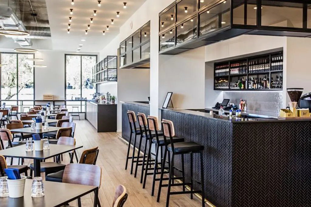 Mantra MacArthur Hotel image 11