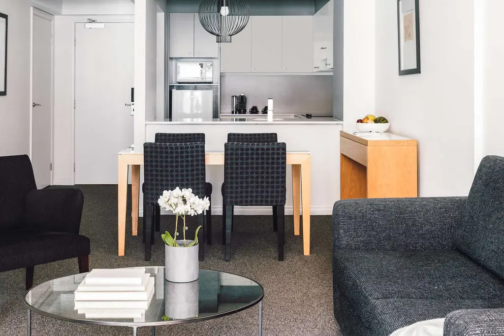 Quay West Suites Melbourne image 8