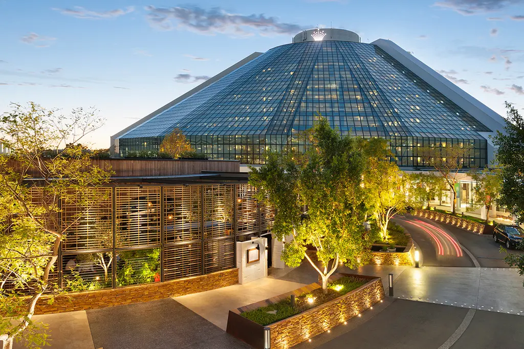 Crown Metropol Perth image 2