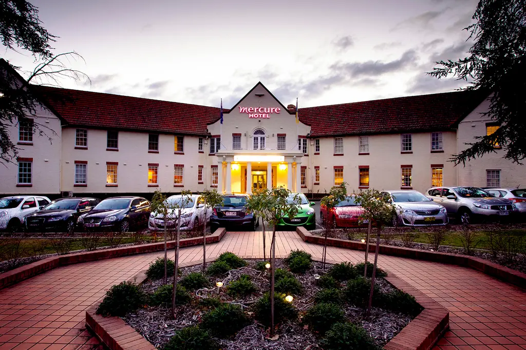 Mercure Canberra image 11