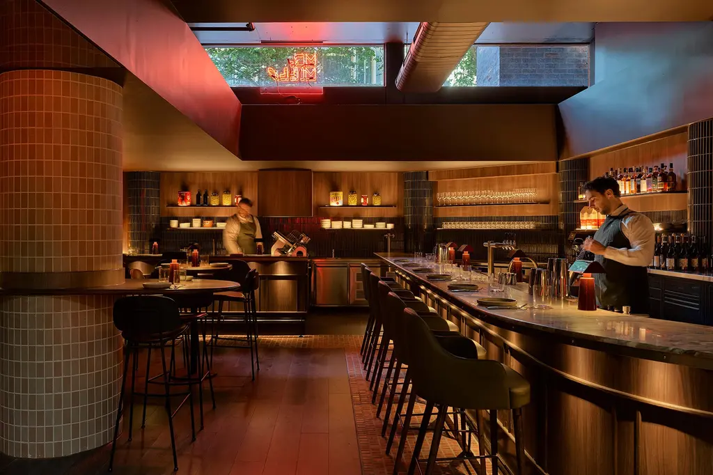 HYDE Melbourne Place image 9