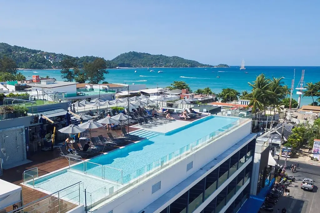 Hotel Clover Patong Phuket image 1
