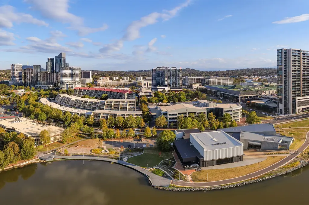 Mercure Canberra Belconnen image 1