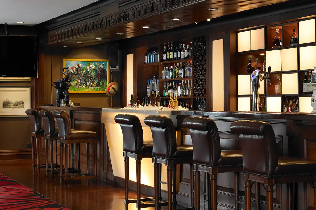 Anantara Riverside Bangkok Resort image 10