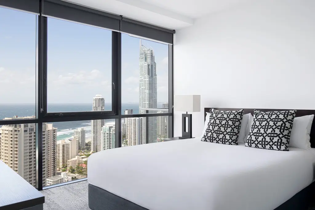 Mantra Circle on Cavill Surfers Paradise image 3
