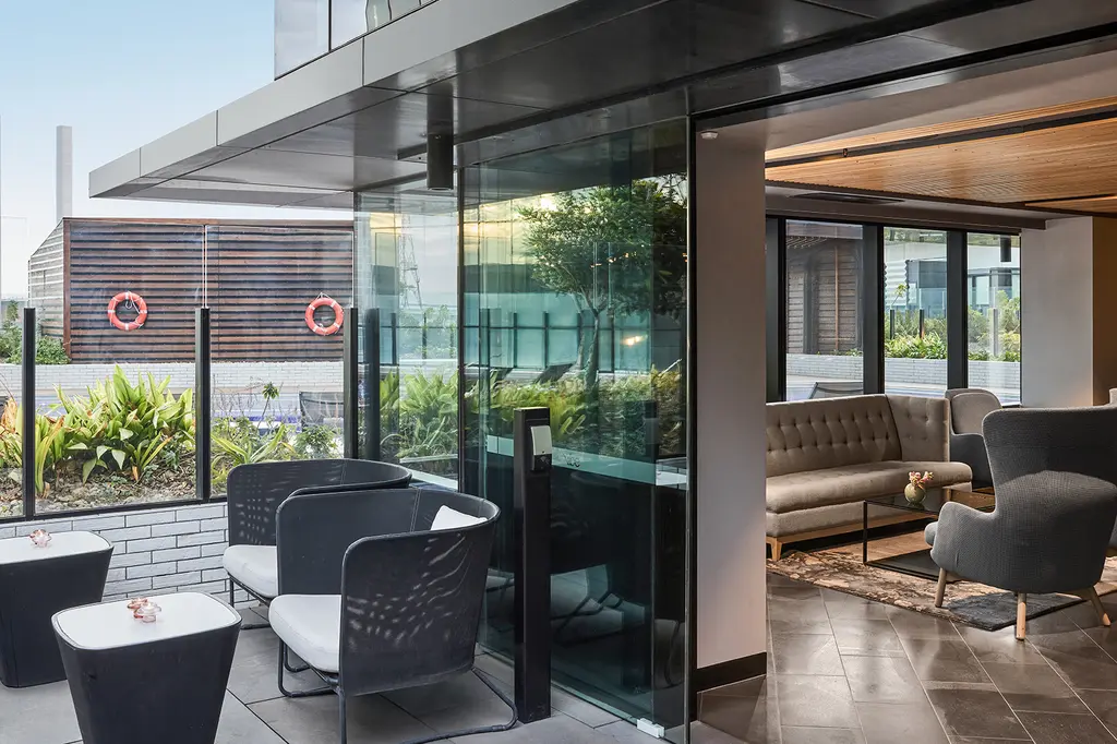 Vibe Hotel Melbourne Docklands image 13