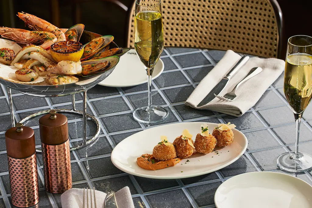 Novotel Geelong image 5