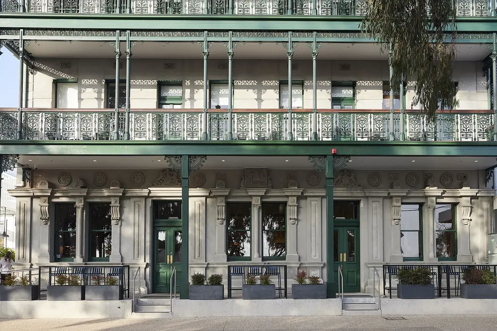 Portarlington Grand Hotel image 1