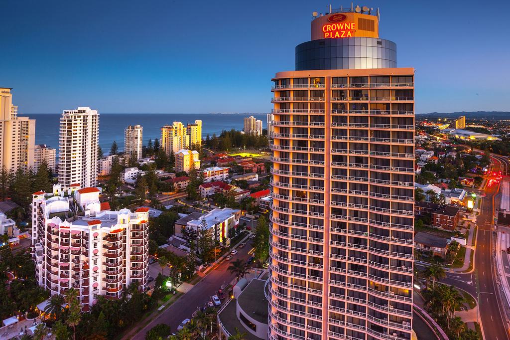 Crowne Plaza Surfers Paradise, an IHG Hotel image 2
