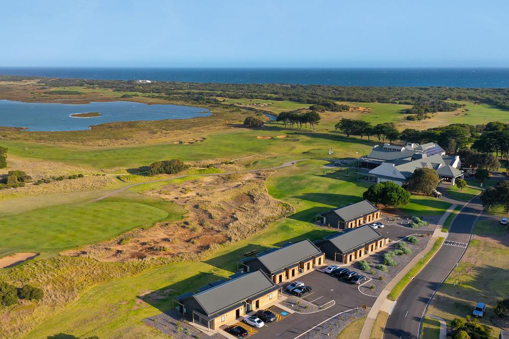 13th Beach Golf Lodges image 2