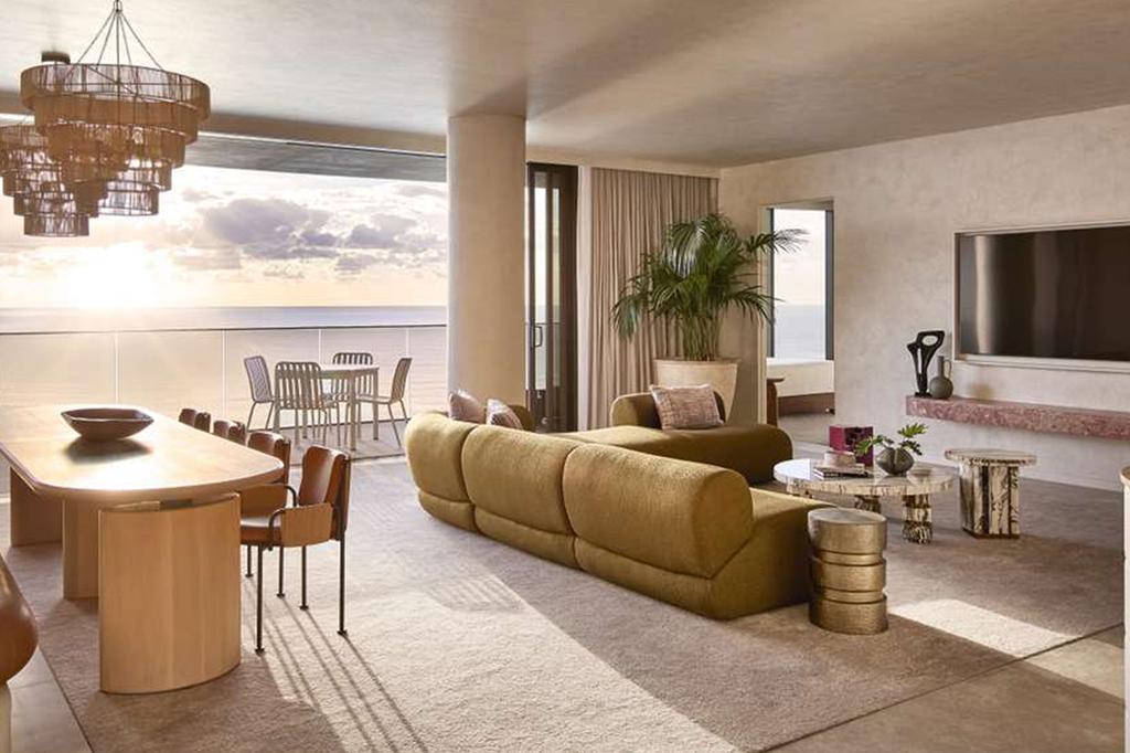 Mondrian Gold Coast image 8