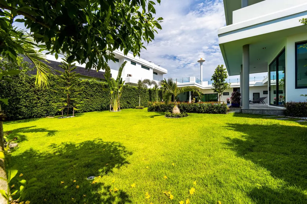 Luxury Modern 6 Bed Private Pool Villa image 25