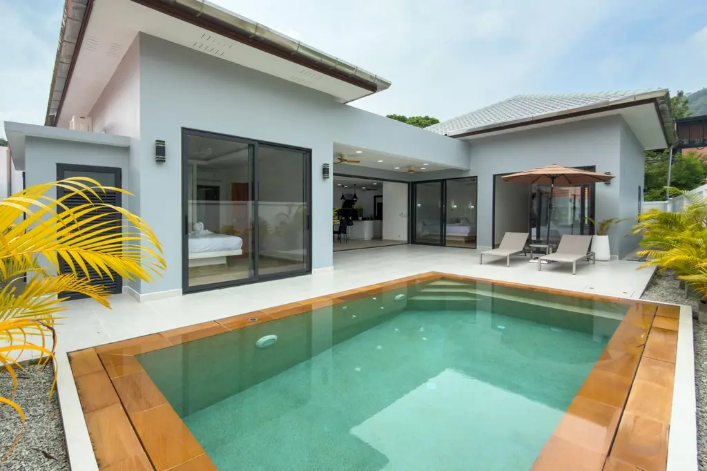 Stylish 3BR Pool Villa Lawan Villa image 1